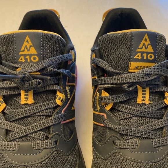 NEW BALANCE Unisex Running Shoes 9.5 W or 8 M - Picture 2 of 10